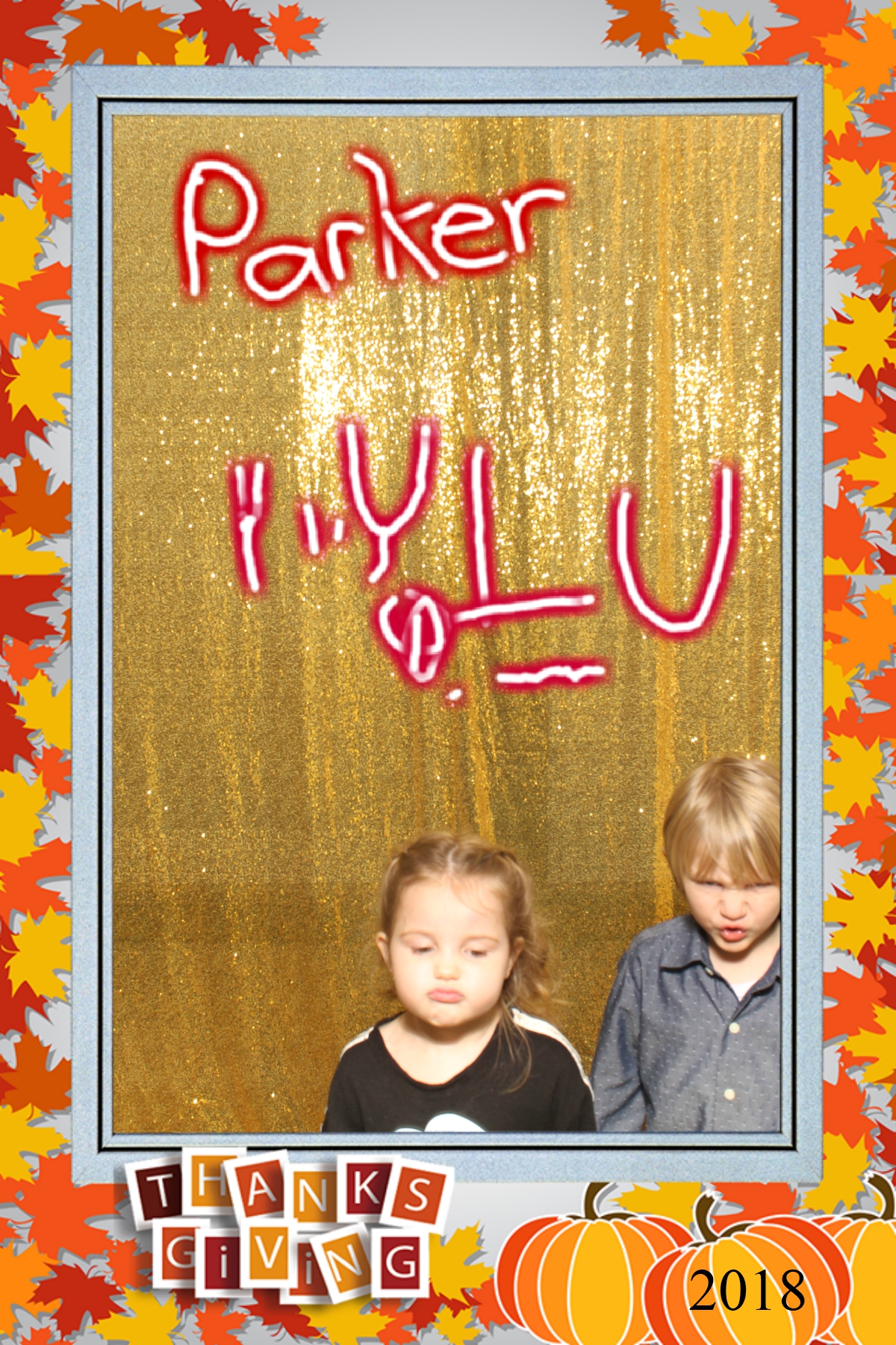 Thanksgiving 2018 | View more photos from the event at gallery.niknoxphotobox.com/u/NiKnox-Photo-Box/Thanksgiving-2018